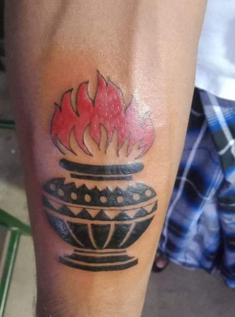 vanniyar kalasam tattoo Vanniyar Logo, Miracle Tattoo, Son Tattoos, Mother Son Tattoos, Tattoo For Son, Law And Justice, Background Images Wallpapers, Hand Tattoos For Guys, Mother Son