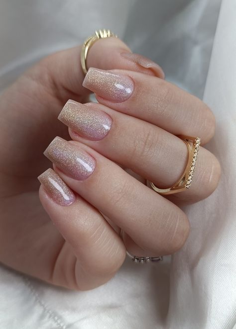 Sugestão de unha com brilho nude Glitter, Nails, Pins, Beauty