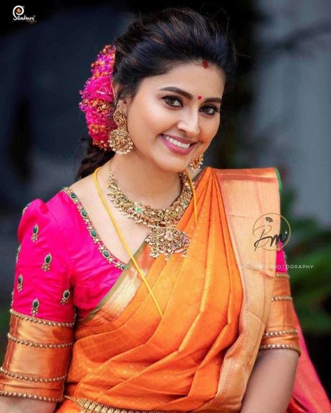 Orange Pattu Saree, Ayush Homam, Sneha Prasanna, Actress Sneha, Wallpaper Stylish, Pattu Saree Blouse Designs, New Saree Blouse Designs, Traditional Silk Saree, Fashionable Saree Blouse Designs