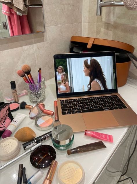 Makeup Is Life, Gossip Girl Fashion, Vogue Beauty, Mind Body Soul, Makeup Essentials, Just Girl Things, Just Girly Things, Makeup Skin Care, Beauty Secrets