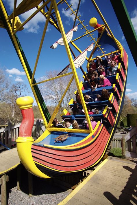 Paultons Park, Uk Attractions, Pirate Ship Ride, Long Bob With Bangs, Fair Rides, Pirate Boats, Core Memories, Bob Haircut Ideas, Planet Coaster