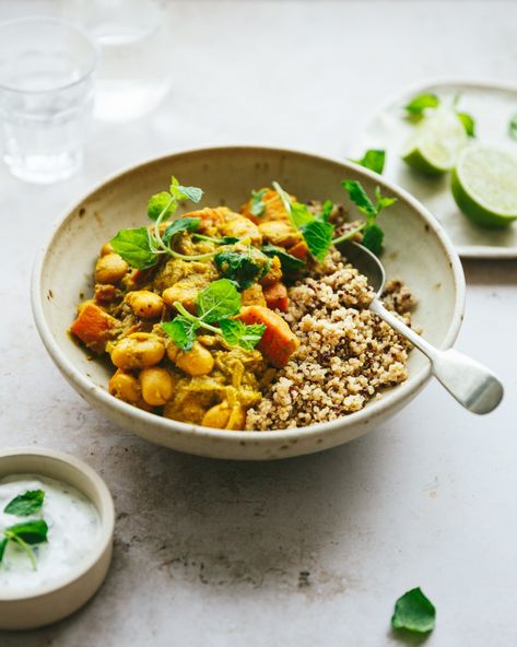 Plant-powered and fibre-filled recipes by The Gut Health Doctor. Packed full of delicious diversity to help hit your fibre goals and 30 plant points per week. Visit our website for this recipe and many more gut-loving breakfast, lunch, dinner and snack ideas. Sweet Potato Butter, Healthy Curry, Bean Curry, Lentil Loaf, Beans Curry, Sweet Potato Spinach, Midweek Meals, Food Intolerance, Butter Beans