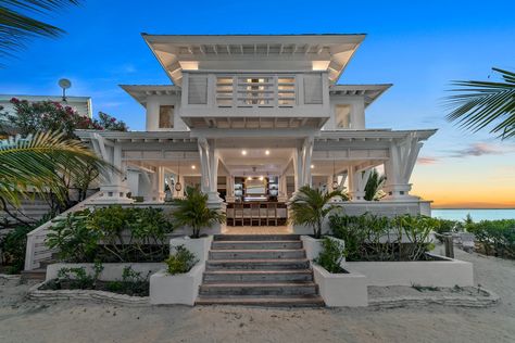 Bahamas Real Estate on For Sale - ID 25681 Bahamas Villas, Beach Front House, Bahamas House, Modern Coastal Home, Beachfront House, Luxury Real Estate Marketing, Beachfront Home, Airbnb Design, Bahamas Vacation