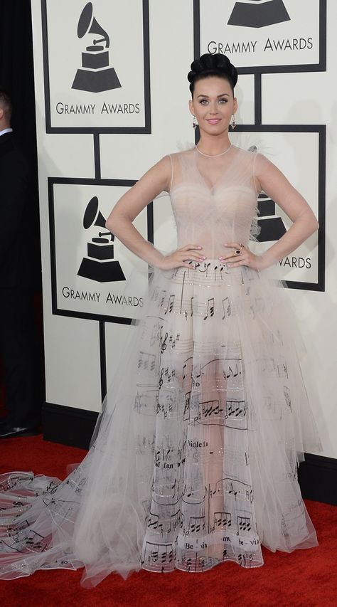 Katy Perry Music, Katy Perry Dress, Music Note Dress, Music Dress, Grammy Awards Red Carpet, Dress Stole, Grammys Red Carpet, Wild Outfits, Marion Cotillard