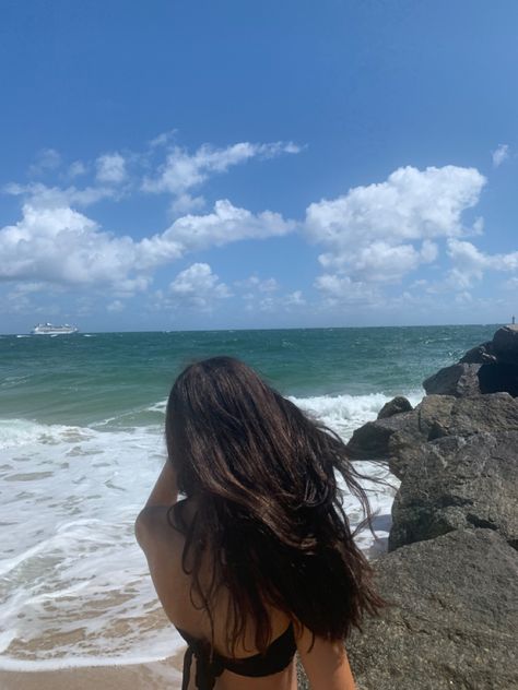 Brunette Aesthetic Summer, Brunette Hair Aesthetic Faceless, Brunette Summer Aesthetic, Brunette At The Beach, Brunette Girl Faceless, Brunette Girl Aesthetic Faceless, Brunette Faceless Aesthetic, My Killer Vacation Tessa Bailey, Brunette Aesthetic Faceless