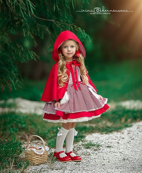 How exciting, @dollcakevintage launched a new line @dollcakeincharacter How adorable this Little Red Riding Hood costume!!!… Red Riding Hood Costume Kids, Hood Princess, Halloween Diy Kids, Red Riding Hood Party, Red Ridding Hood, Hood Girls, Red Riding Hood Costume, Dresses Cotton, Classic Photography