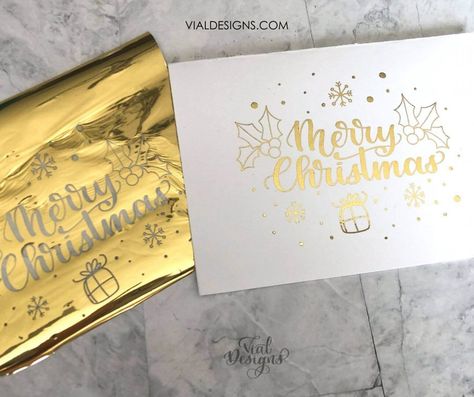 Easy DIY Step-by-Step Tutorial to Create Christmas Cards | How to foil Christmas Cards Including a Free Merry Christmas Printable Card | Merry Christmas Free Printable #vialdesigns #christmasdiy #christmascard #christmasdiydecor Cricut Foil Christmas Cards, Foiled Christmas Cards, Easy Cricut Christmas Cards, Cricut Christmas Cards Ideas, Christmas Card Cricut, Diy Christmas Cards Cricut, Foiled Cards, Cricut Christmas Cards, Projet Cricut