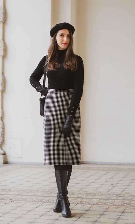 Houndstooth Skirt Outfit, Houndstooth Pencil Skirt, Pencil Skirt Outfits, Houndstooth Skirt, Skirt Outfit, Skirt Outfits, Work Outfit, Christian Dior, Pencil Skirt