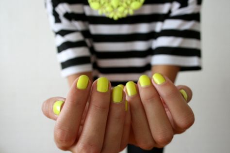 Neon Yellow Nails, Popular Nails, Neon Nails, Yellow Nails, Manicure Y Pedicure, Sally Hansen, Cool Nail Art, Mellow Yellow, Gorgeous Nails