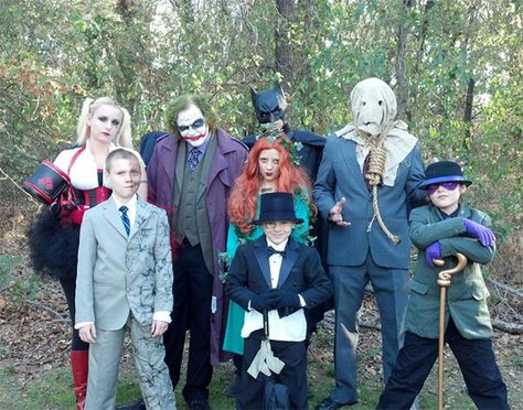 My Family's Batman Themed Halloween Costumes Turtle Diy, Group Costume Ideas, Family Themed Halloween Costumes, Batman Costumes, Joker Halloween, Themed Halloween Costumes, Batman Theme, Joker Harley, Family Projects