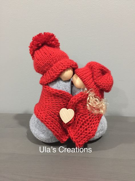 Gnome Wedding, Love Gnome, Gnomes Diy, Diy Gnomes, Diy Valentines Crafts, Gnome Patterns, Gnomes Crafts, Holiday Crafts Christmas, Valentine Day Crafts