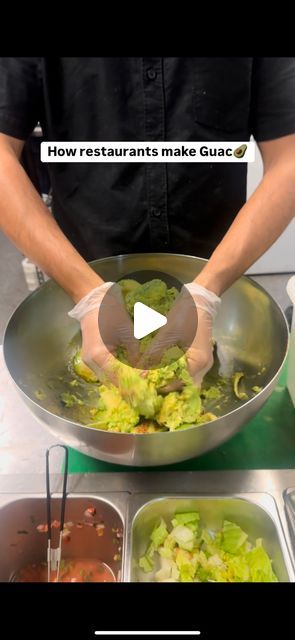 Foodporn ™ on Instagram: "Ever seen Guac made like this? This is @thegardenstatediner house made Guac and it looks incredible🥑🌮 #guac #mexicanfood #food #foodporn #foodie #melbourne" Tictoc Recipes, Guacamole Recept, 1960s Food, Diy Condiments, Avocado Appetizer, Dizzy Cook, Guacamole Recipes, Asparagus Recipes Roasted, Mexican Pizza