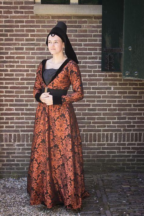 15th Century Gown, Burgundian Gown, 15th Century Fashion, 15th Century Clothing, Medieval Things, Medieval Accessories, Medieval Dresses, Medieval Era, Late Period