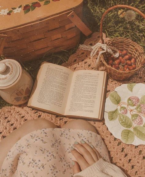 Vintage Brown Aesthetic, Vintage Core, The Best Books To Read, Art And Writing, Wallpaper 2024, The Best Books, My Jam, Hoppy Easter, Best Books