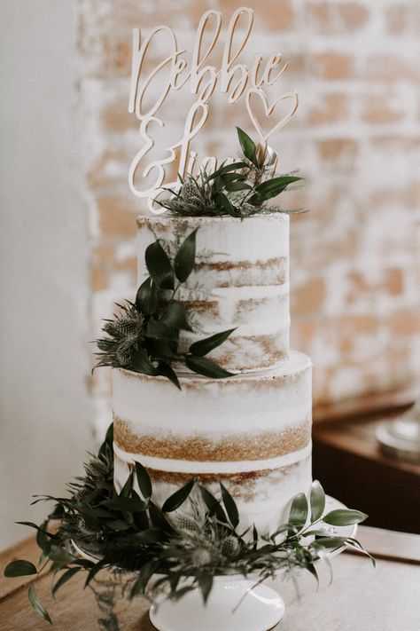 Semi Naked Wedding Cake With Foliage // Images By Grace Elizabeth Photo And Film Wedding Cake With Greenery, Cake With Greenery, Semi Naked Wedding Cake, Wood Wedding Cakes, Green Wedding Cake, Greenery Wedding Decor, Creative Wedding Cakes, Mill Wedding, Easy Wedding