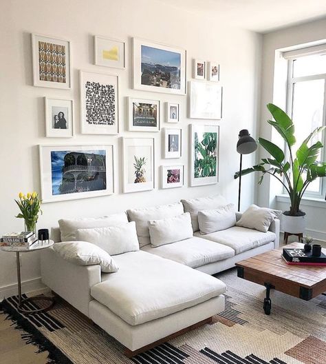 Hiasan Bilik Tidur, Gallery Wall Living Room, Small Living Room Decor, White Furniture, A Living Room, Apartment Living Room, Art Hand, Design Living, Small Living Room