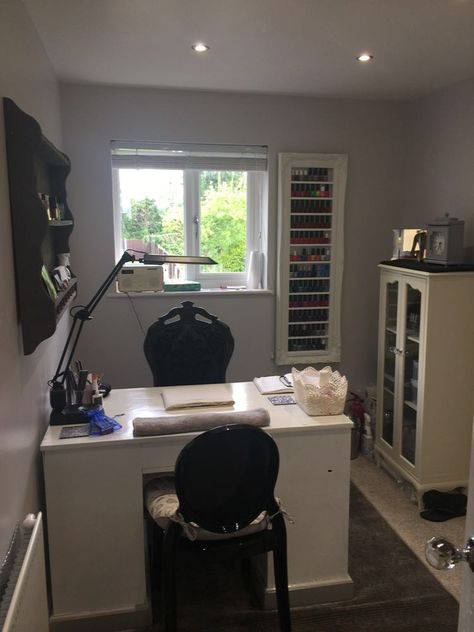 Nice small space idea for nail salon How To Decorate A Small Nail Salon, One Person Nail Salon Ideas, Nail Salon Suite Decor Small Spaces, Nails Done At Salon, Nail Space At Home, Nail Room Ideas Salons Small Spaces, Nail Space Ideas, Mini Nail Salon At Home, Black And White Nail Tech Room