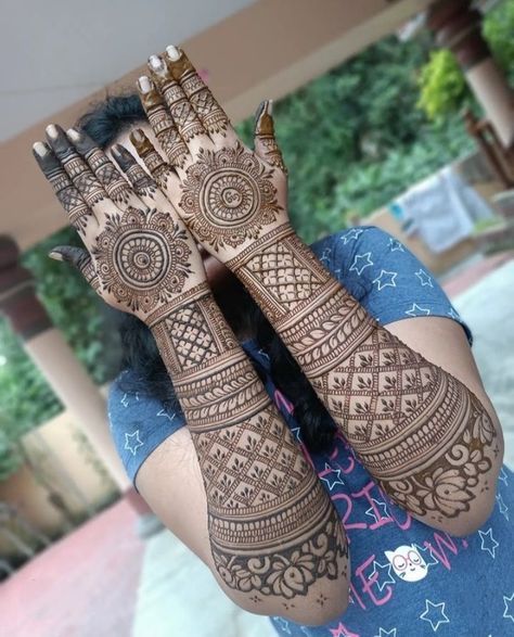 #makeup #heena #mehndihenna #artist #hennafun #photography #fashion #mehndilovers #weddingphotography #indianbride #barat #pakistanibride #shaadi #mehendidesign #instagram #weddingdress #naturalhenna #walima #islamabad #hennalookbook #lahore #pakistan #mehnditattoo #mehndioutfits #inspire #pakistanifashion #bridalmakeup #mehndipattern #weddingseason #mehndinight Mehandhi Designs For Bride Bridal, Mehndi Art Designs Bridal Full Hand, Full Hand Bridal Mehndi Designs, Bride Back Hand Mehndi Designs, Back Hand Mehndi Designs Brides, Bride Mehandi Designs For Hands, Mehandi Design For Bride Wedding Mehndi, Simple Bridal Mehandi Designs, Bridal Mehandi Design Marriage