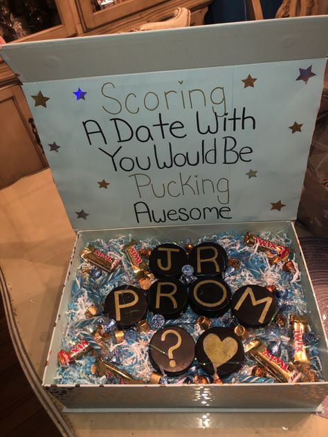 Hockey promposal Hockey Sadies Proposal, Field Hockey Promposal, Hockey Promposal Ideas, Promposal Ideas Hockey, Hockey Hoco Signs, Hockey Dance Proposals, Hockey Homecoming Proposals, Hockey Promposal For Him, Md Proposals