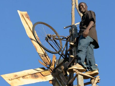 William Kamkwamba's amazing wind turbines, built from scrap metal using a borrowed library book. William Kamkwamba, Farm Boys, Green Power, Wind Energy, Wind Power, Inspiring People, Ted Talks, New Energy, Summer School