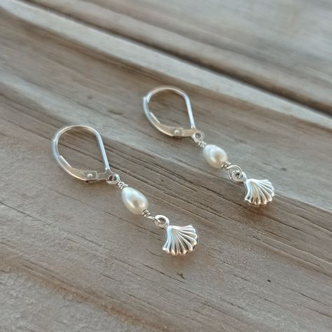 Sterling silver earrings with seashell charms and freshwater pearls Silver Seashell Earrings, Silver Mermaid Jewelry, Beachy Jewelry Silver, Beachy Silver Jewelry, Silver Beachy Jewellery, Silver Shell Earrings, Silver Beach Jewelry, Silver Summer Jewelry, Sea Shell Jewellery