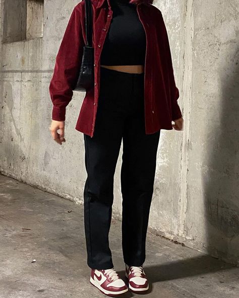 Burgundy Dunks Outfit, Maroon Aesthetic Outfit, Maroon Sweatshirt Outfit, Red Dunks Outfit, Nike Dunks Outfit Men, Outfit Dunk, Burgundy Jordans, Nike Dunk Outfit, Nike Dunks Outfit