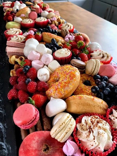 Sweet Platter, Food Platter, Breakfast Platter, Dessert Platter, Party Food Buffet, Charcuterie Inspiration, Party Food Platters, Charcuterie Recipes, Dessert Tray