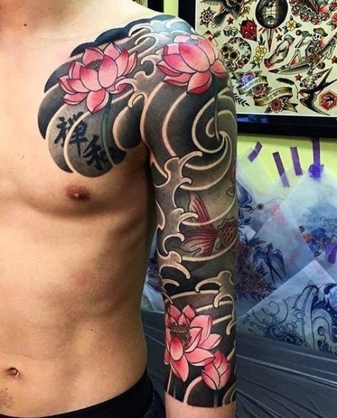 Japanese Tattoos Sleeves Tatuajes Irezumi, Traditional Japanese Tattoo Sleeve, Japanese Tattoo Sleeve, Tato Setengah Lengan, Man With Tattoos, Tato Maori, Japanese Tattoo Women, Tato Suku, Traditional Japanese Tattoo Designs