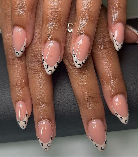 Short Almond Nail Inspo 2024, Pointy Almond Nails Short, Short Stellos Nails Design, Pointy Nails Short, Short Pointy Nails Almond, Short Polygel Nails, Short Almond Nails Designs, 2025 Nails, Bison Board