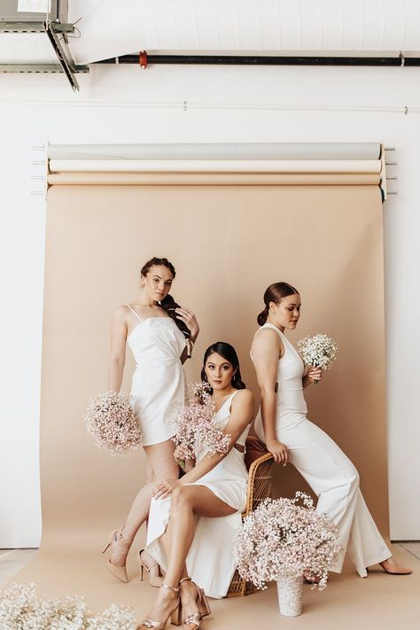 Jumpsuit Bride, Albuquerque Wedding, Family Photo Studio, Southwest Elopement, Group Photo Poses, Mother Daughter Photoshoot, Group Picture Poses, Mexico Elopement, Sisters Photoshoot Poses