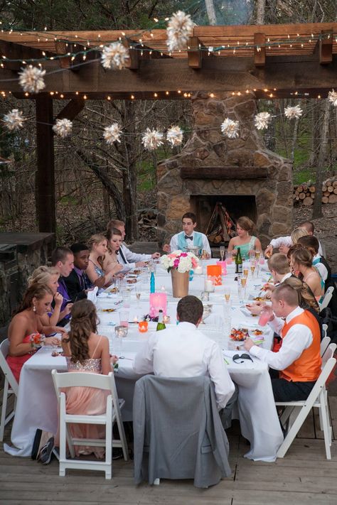 Prom Party Ideas, Prom Party Decorations, Festival Themed Party, Prom Planning, Prom Dinner, Dinner Party Decorations, Dinner Party Themes, Prom Decor, Jr Prom