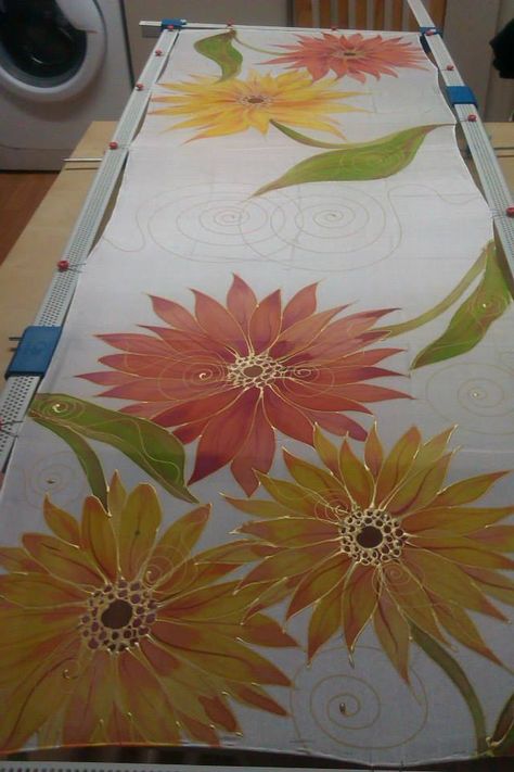 Silk Painting Techniques, Saree Painting Designs, Fabric Paint Diy, Fabric Painting Techniques, Saree Painting, Fabric Painting On Clothes, Flower Drawing Tutorials, Fabric Paint Designs, Hand Painted Clothing