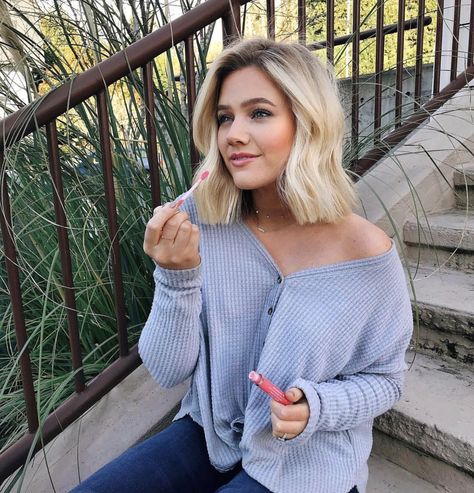 Bre Sheppard Hair, Lipstick Ideas, Bre Sheppard, Matte Lipstick Brands, Best Matte Lipstick, Matte Lip Stain, Lip Stains, Gloss Eyeshadow, Mac Lipsticks