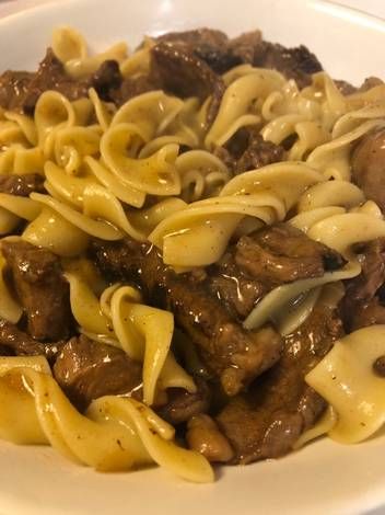 Beef And Onion Soup, Soup Onion, Beef Tips And Noodles, Beef Tip Recipes, Garlic Toast, Balanced Meal Plan, Leftover Beef, Steak Tips, Sirloin Tips