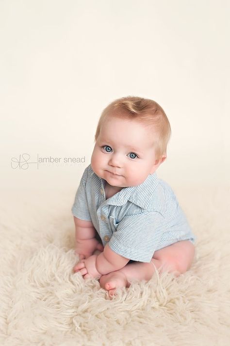 Month Ideas, Month Pictures, Baby Milestones Pictures, Toddler Photoshoot, Sitter Sessions, Milestone Photos, Milestone Pictures, Newborn Baby Photoshoot, Baby Shoot