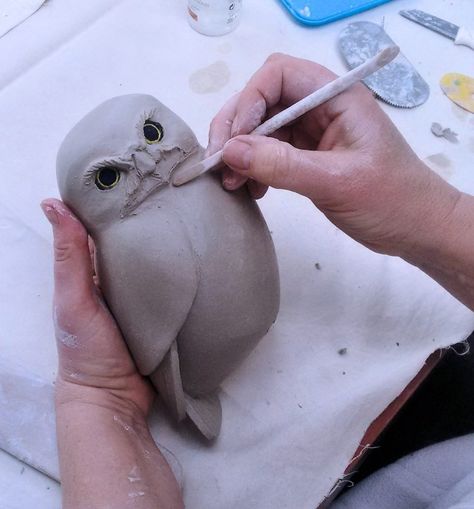 Ceramic Birds Sculpture, Clay Owl, Owl Sculpture, Clay Birds, Pottery Animals, Sculptures Céramiques, Ceramic Owl, Pottery Sculpture, Ceramic Animals