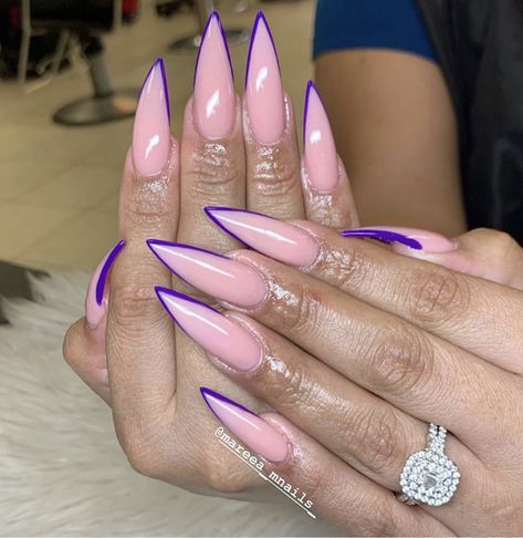 Purple Stiletto Nails Design, Purple Stiletto Nails, Red Balayage Hair, Stiletto Nails Short, Red Balayage, Lilac Nails, Pointy Nails, Purple Nail Designs, Pointed Nails