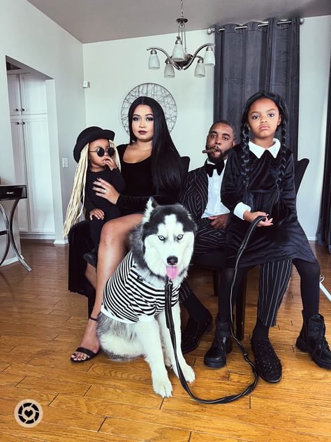 Black Adams Family Costume, Adams Family Themed Halloween Party, Wednesday And Morticia Addams, Morticia Addams Costume Plus Size, Black Families Halloween Costumes, Black Addams Family, Adam’s Family Costume Ideas, Adams Family Wednesday Costume, Family Halloween Costumes Black Family