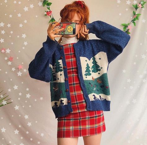 A lil collection of Christmassy outfits🎄🌜✨❤️ and if u don’t celebrate Christmas just some cute winter inspo!!! :) Aesthetic Christmas Outfits, Christmas Outfit Aesthetic, Winter Outfits Aesthetic, Teacher Clothes, Aesthetic Outfits Men, Christmas Party Outfits, Aesthetic Outfit Ideas, Moda Vintage, Outfit Aesthetic