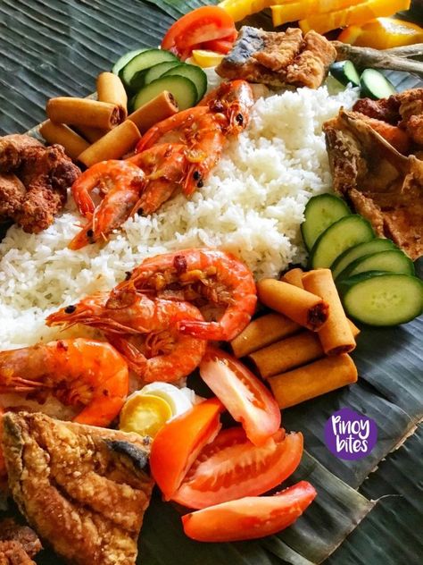 Kamayan Feast, Filipino Food Party, Filipino Breakfast, Fried Rice Noodles, Philippines Food, Nigerian Recipes, Party Food Platters, Pickled Veggies, Simple Birthday