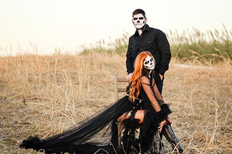 Couple Costume Ideas, Halloween Photo Shoot, Halloween Pics, Couple Costume, Couples Costume, Halloween Photo, Halloween Photoshoot, Couples Halloween, Skeleton Halloween