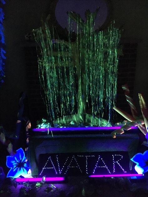 Avatar party Avatar Decorations, Avatar Crafts, Avatar Party, Avatar Birthday, Party Favor Bags Diy, Avatar Theme, Prom Themes, Prom Theme, Black Halloween Dress