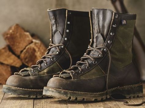 Irish Setter Boots, Stylish Rain Boots, Best Rain Boots, Mens Waterproof Boots, Good Work Boots, Rain Boots Fashion, Danner Boots, Mens Fashion Work, Old Boots