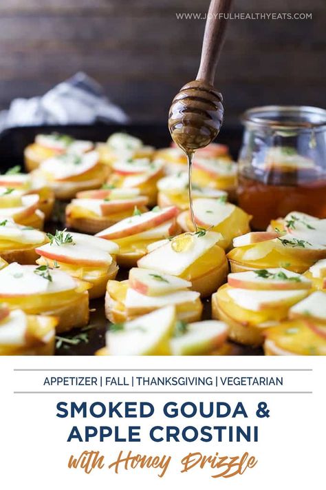 Apple Crostini, Honey Drizzle, Appetizers Christmas, Holiday Appetizers Easy, Holiday Appetizers Recipes, Fall Appetizers, Diy Easy Recipes, Bacon Appetizers, Holiday Appetizer