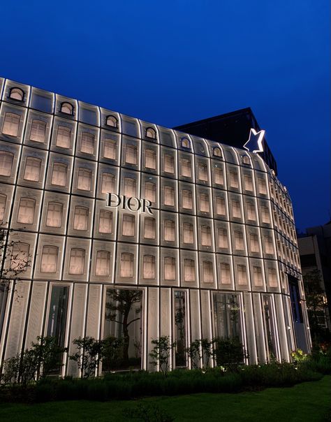 #dior #fashion #luxury Dior Seoul, Dior Fashion, Fashion Luxury, Seoul, Fashion Models, High Fashion, Singapore, Louvre, Dior