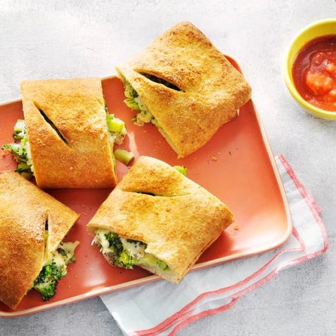 Cheese Stromboli, Stromboli Recipe Easy, Stuffed Breads, Stromboli Recipe, Flat Breads, Stop And Shop, Giant Food, Creamy Mashed Potatoes, Broccoli And Cheese