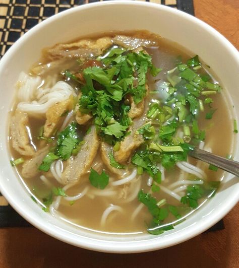 Rakhine Mont Tee Instant Pot Chicken Pho, Pho Ga Recipe, Chicken Legs Recipes, Pho Ga, Burmese Food, College Cooking, Chicken Pho, Pho Recipe, Chicken Leg Quarters