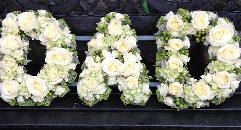 Dad white rose floral funeral tribute White Casket Spray, Obituary Flower Decoration, White Sympathy Flower Arrangements, All White Casket Spray, Memorial Wreath Flower, Sympathy Arrangements, Cemetery Decorations, Casket Sprays, Sympathy Flowers