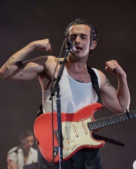 Matty 1975, Lollapalooza Chicago, Matthew Healy, Red Guitar, Matt Healy, Matty Healy, The 1975, Guys Be Like, White Boys