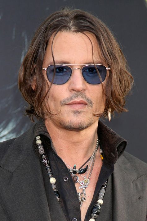 Johnny Depp Style, Kaptan Jack Sparrow, Undercut Styles, Johnny D, Bad Haircut, Men's Long Hairstyles, Eva Green, Curly Hair Men, Beard Care